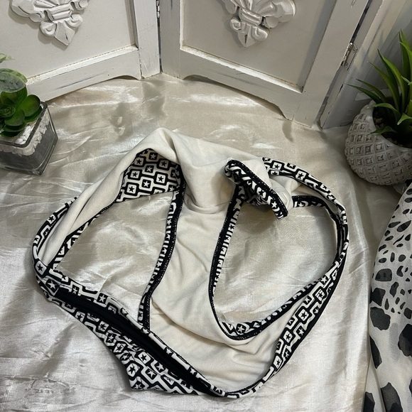 CONVERSE graphic black & white swim bottom - Picture 6 of 8